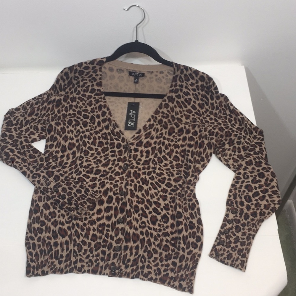 NWT Apt 9 Cheetah print! 🐆 fitted sweater S